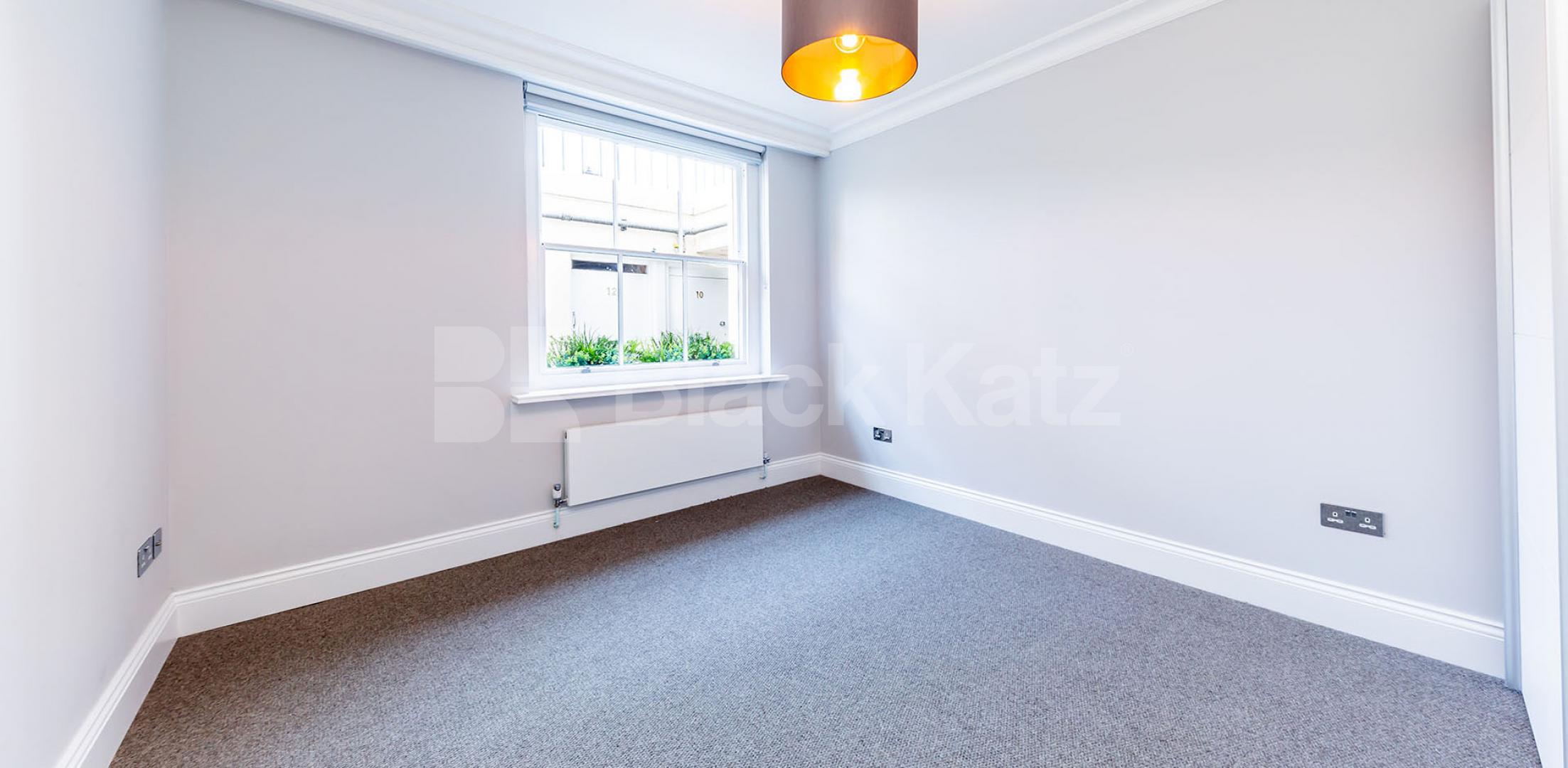 			STUNNING APARTMENT NEAR REGENTS PARK!, 1 Bedroom, 1 bath, 1 reception Flat			 Clarence Terrace, REGENTS PARK-MARYLEBONE